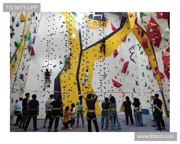 南京攀岩队心理素质引发热议攀岩运动中的心理挑战与应对策略探讨 南京攀岩队心理素质引发热议攀岩运动中的心理挑战与应对策略探讨