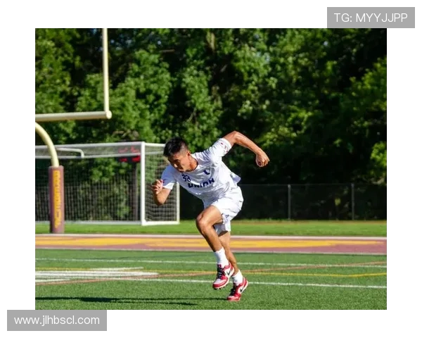 杭州飞盘队状态引发热议球迷对球队表现褒贬不一 杭州飞盘队状态引发热议球迷对球队表现褒贬不一