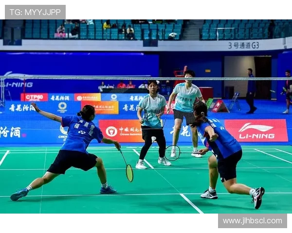 羽毛球战术解析：成都羽毛球队如何实现中路突破的成功秘诀
