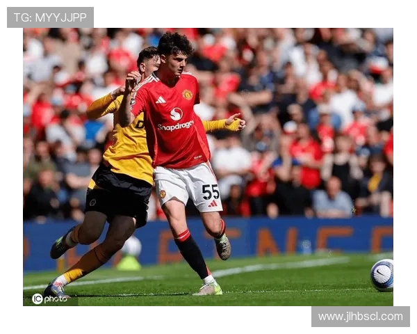 狼队与曼联在线直播对决精彩纷呈球迷热情高涨不容错过 狼队与曼联在线直播对决精彩纷呈球迷热情高涨不容错过