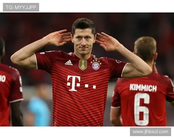 莱万回归拜仁遭球迷嘘声四起感叹忘恩负义情何以堪