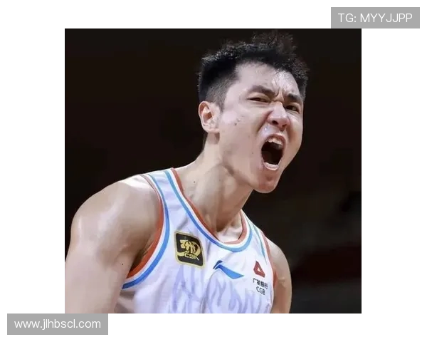 高诗岩：从篮球新星到职业生涯的辉煌之路探索与成长的故事