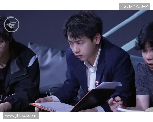 赛后复盘JDG与FPX的团队配合与战术分析全景回顾