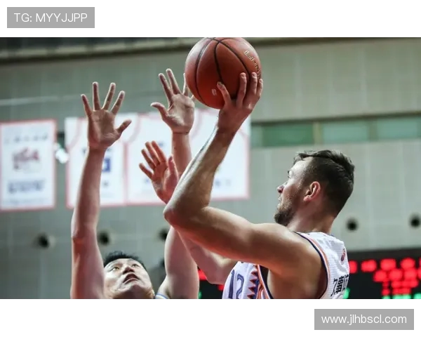 上海篮球队的整体压制策略解析与战术深度剖析